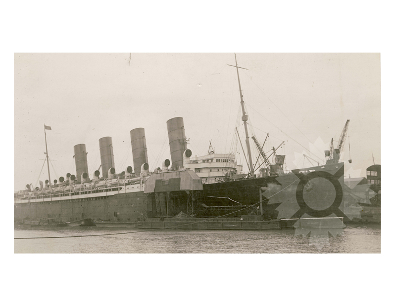 Photo en noir et blanc du navire Mauretania I (RMS) (1906-1935)