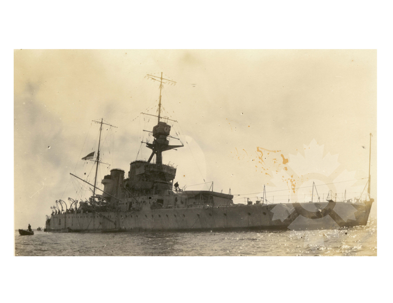 Photo en noir et blanc du navire Raleigh (RMS) (1919-1922)