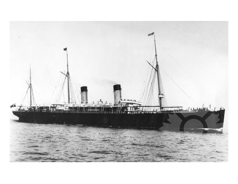 Photo en noir et blanc du navire Teutonique (RMS) (1889-1921)