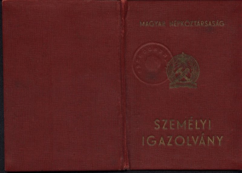 Carte d’identité hongroise de Ferenc Nilof. Musée canadien de l’immigration du Quai 21 (DI2013.1348.9a).