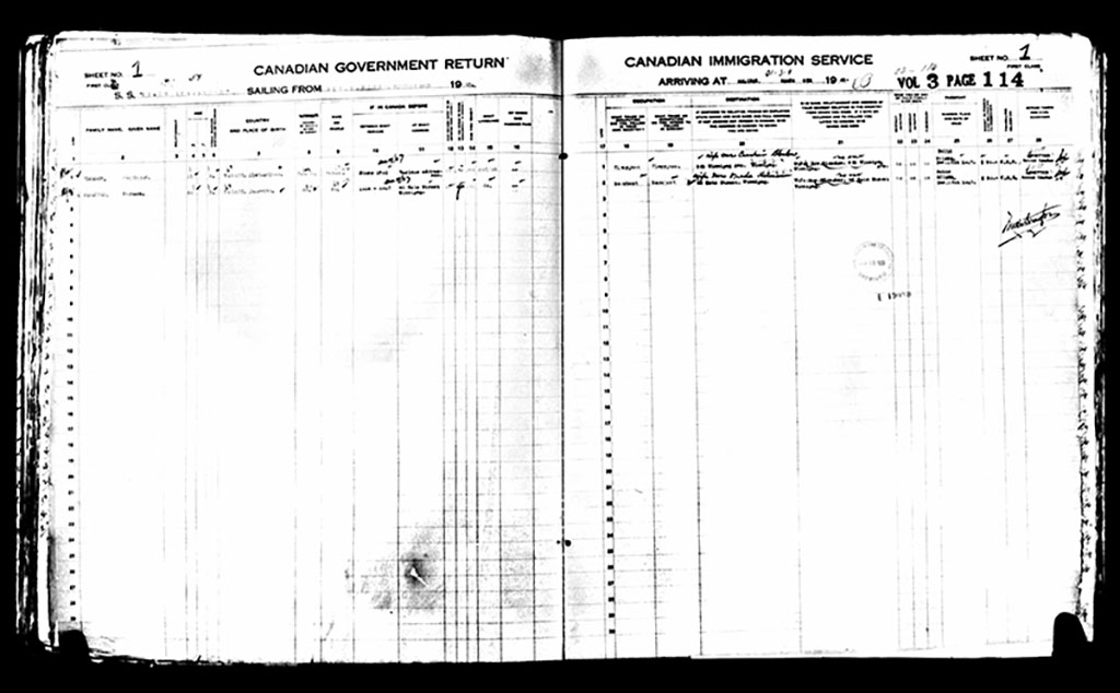 Ancien manifeste énumérant les noms des premières familles arrivées au quai 21 en 1928.