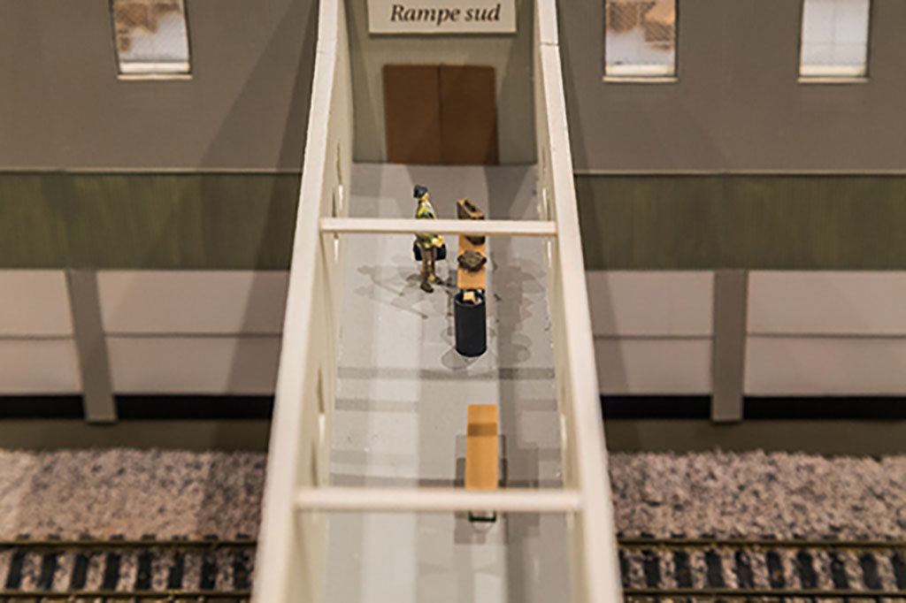 Trois différentes représentations de la maquette du Quai 21 présentée au Musée canadien de l’immigration du Quai 21.