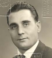 Photographie de Basilio prise pour son passeport.