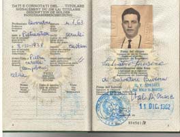 Passeport avec photo du jeune Salvatore.